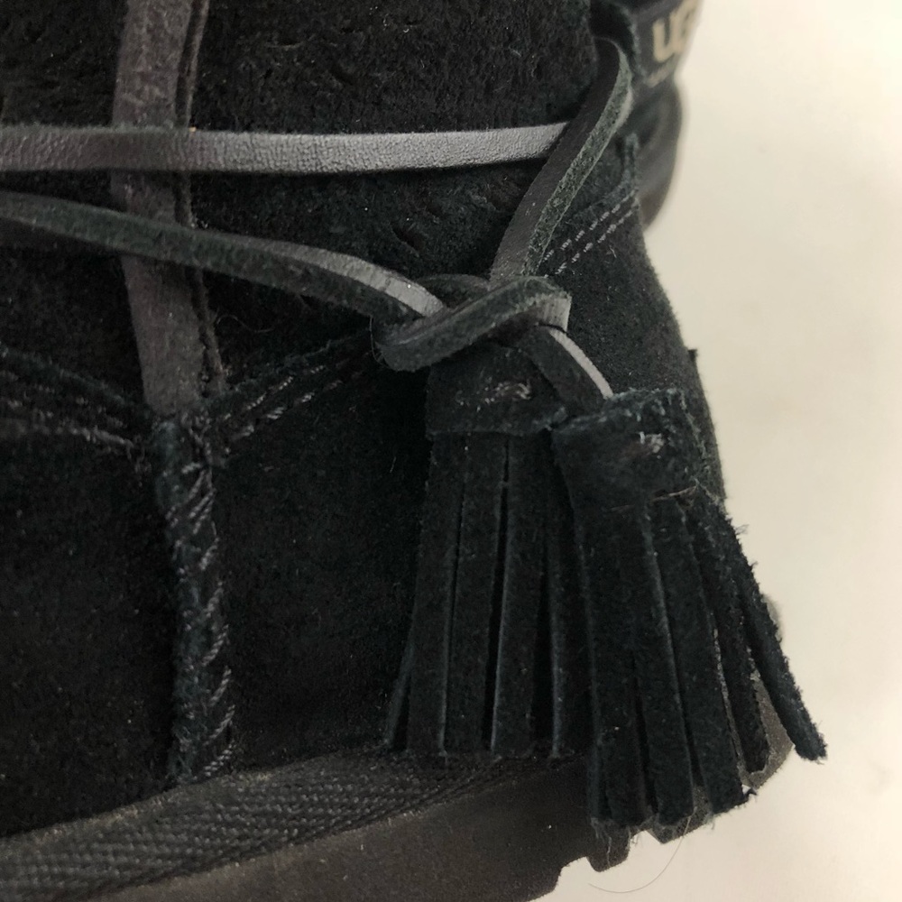 Ugg Short Boot - Picture 7 of 8
